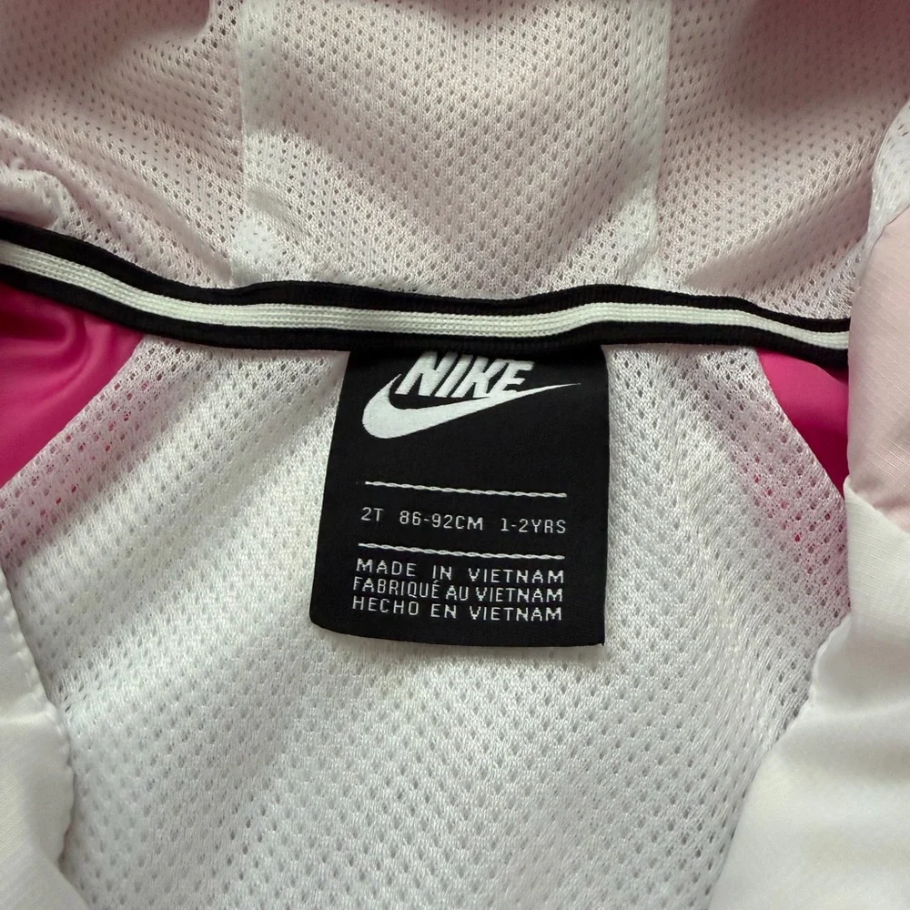 Nike Girls Windreaker Water-Resistant Colorblock Jacket in Pink - 2T